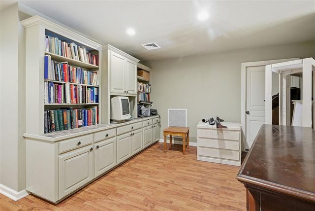 4817 Riverview Lane, Lake Charles, LA 70605