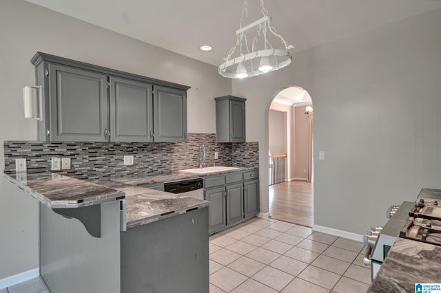 420 NEWBERRY DRIVE, Pleasant Grove, AL 35127