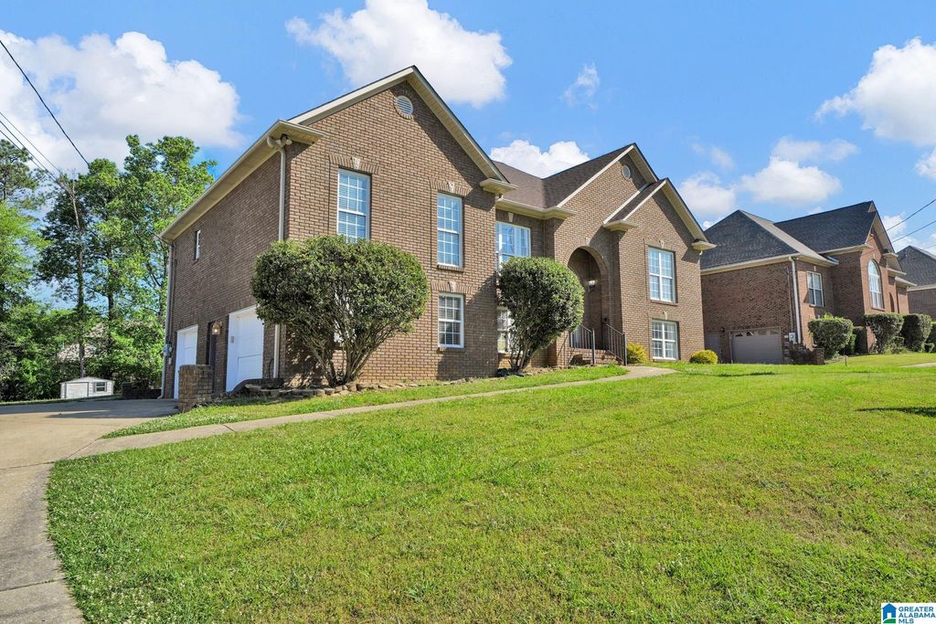 420 NEWBERRY DRIVE, Pleasant Grove, AL 35127