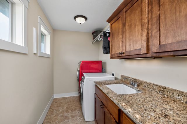 4408 163rd Street, Urbandale, IA 50323