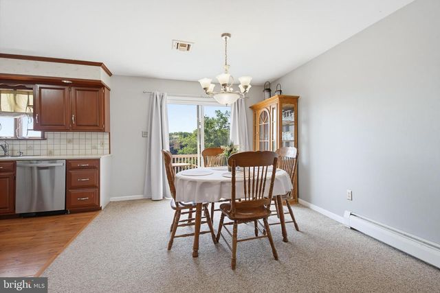 7 OLIVER DR, Quarryville, PA 17566