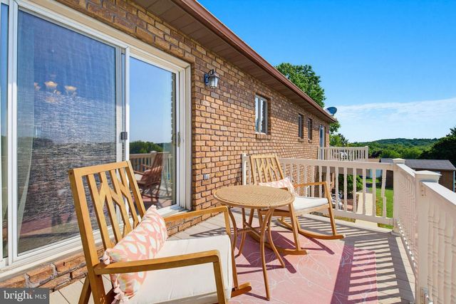 7 OLIVER DR, Quarryville, PA 17566