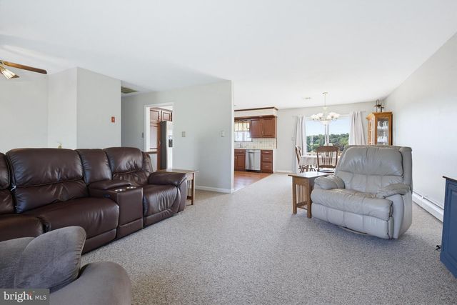 7 OLIVER DR, Quarryville, PA 17566