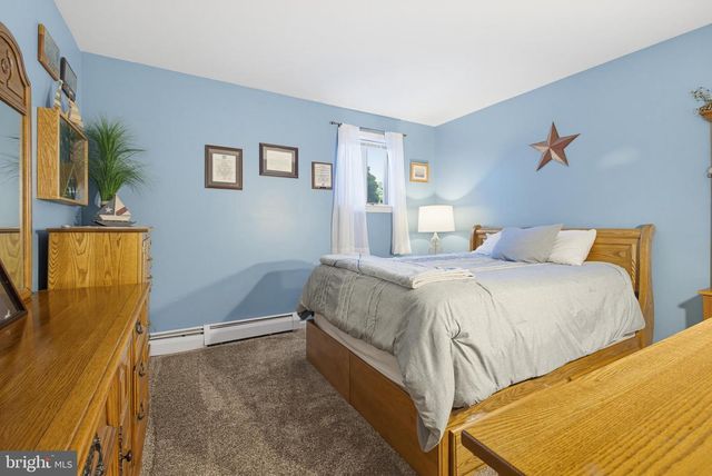 7 OLIVER DR, Quarryville, PA 17566