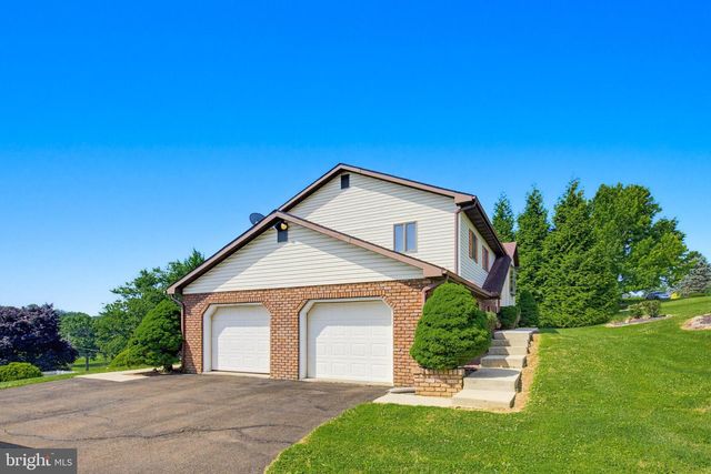 7 OLIVER DR, Quarryville, PA 17566