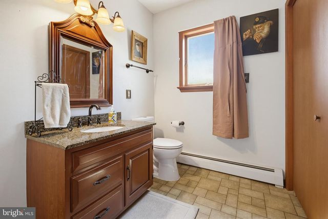 7 OLIVER DR, Quarryville, PA 17566