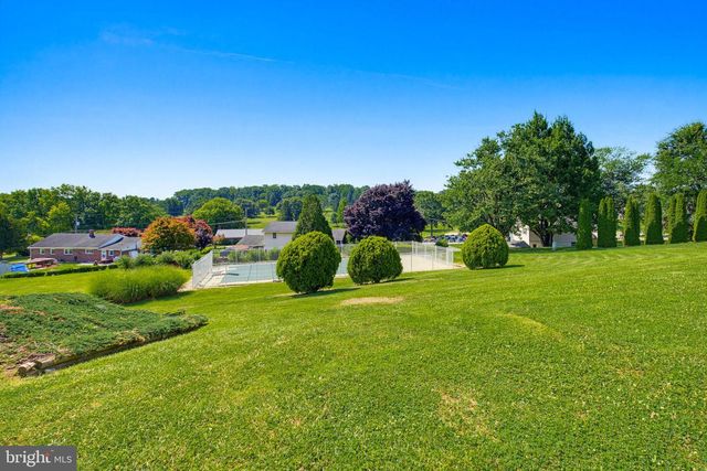 7 OLIVER DR, Quarryville, PA 17566