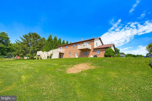 7 OLIVER DR, Quarryville, PA 17566