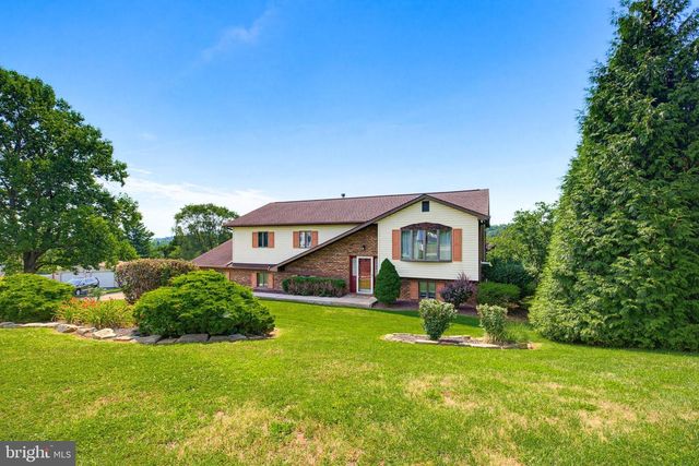 7 OLIVER DR, Quarryville, PA 17566