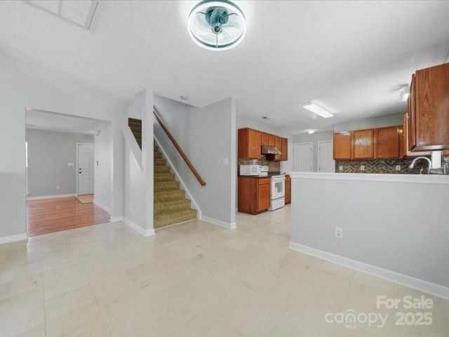 1968 8th Street Lane SE, Hickory, NC 28602