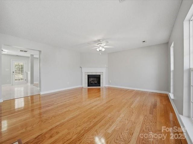 1968 8th Street Lane SE, Hickory, NC 28602