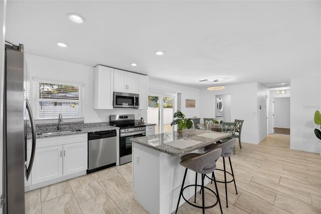 8050 CAROLYN STREET NE, St Petersburg, FL 33702