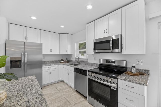 8050 CAROLYN STREET NE, St Petersburg, FL 33702