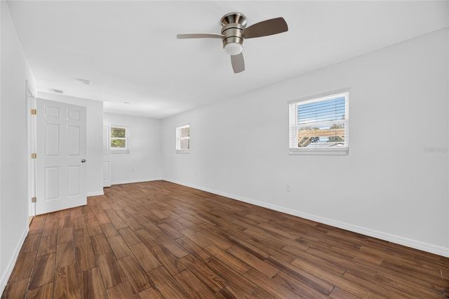 8050 CAROLYN STREET NE, St Petersburg, FL 33702