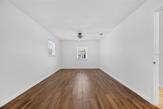 8050 CAROLYN STREET NE, St Petersburg, FL 33702