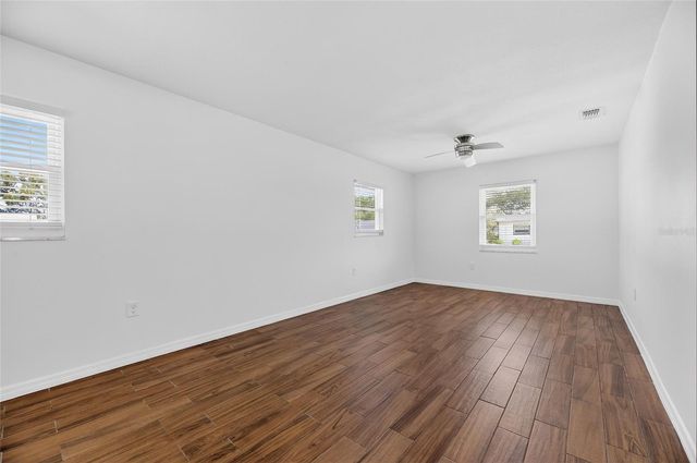 8050 CAROLYN STREET NE, St Petersburg, FL 33702