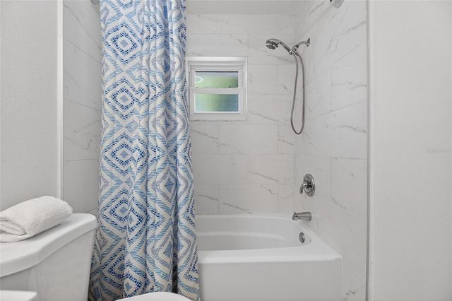 8050 CAROLYN STREET NE, St Petersburg, FL 33702