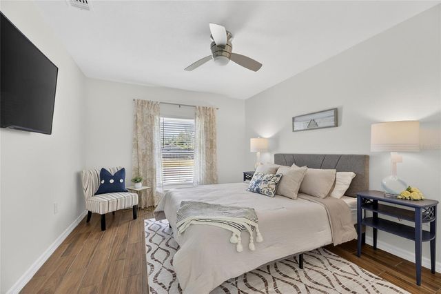 8050 CAROLYN STREET NE, St Petersburg, FL 33702