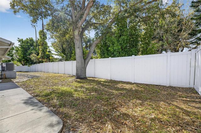 8050 CAROLYN STREET NE, St Petersburg, FL 33702