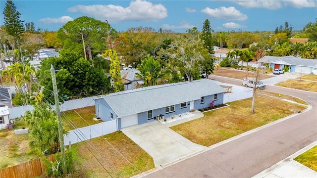 8050 CAROLYN STREET NE, St Petersburg, FL 33702