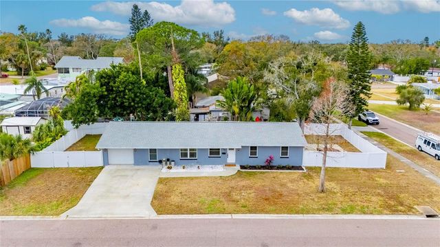 8050 CAROLYN STREET NE, St Petersburg, FL 33702