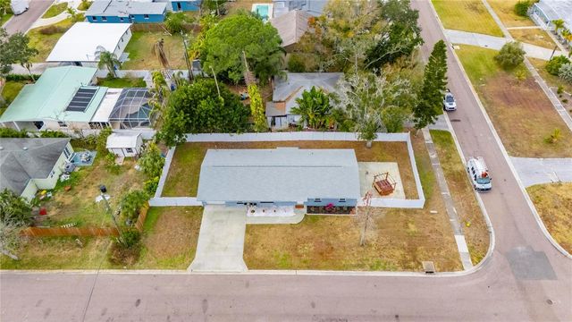 8050 CAROLYN STREET NE, St Petersburg, FL 33702