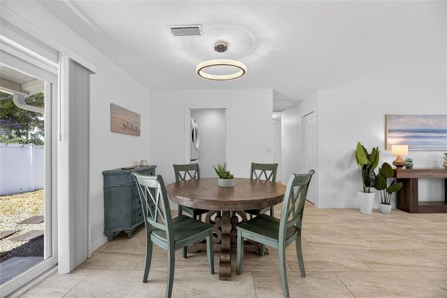 8050 CAROLYN STREET NE, St Petersburg, FL 33702