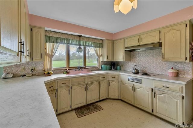 5153 Lake Shore Road, Hamburg, NY 14075