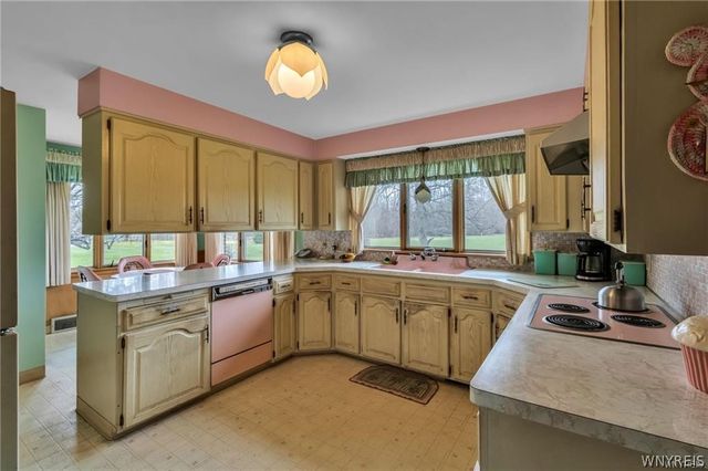 5153 Lake Shore Road, Hamburg, NY 14075