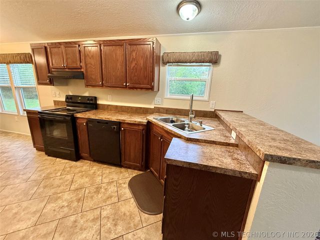 24600 S 4260 Road, Chelsea, OK 74016