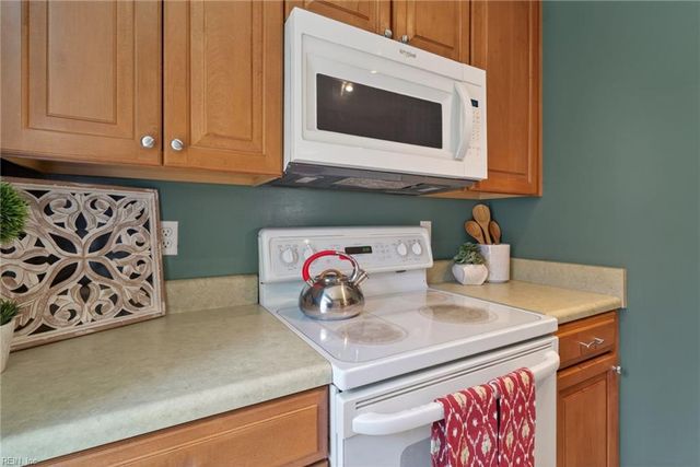 131 Tidal DR, Newport News, VA 23606