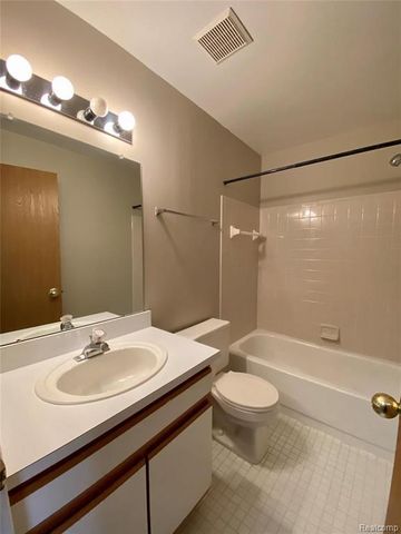 42715 Lilley Pointe Drive 108, Canton, MI 48187