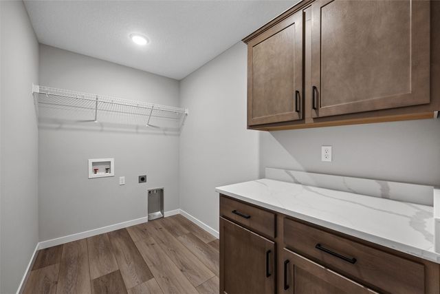 3660 Mclain Way, Hiawatha, IA 52233