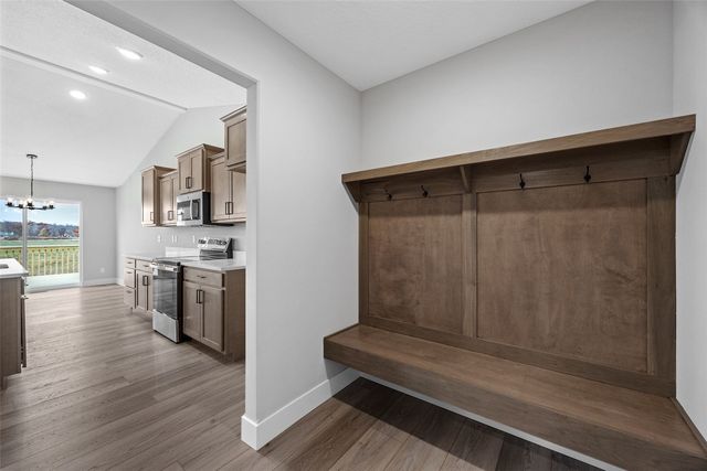 3660 Mclain Way, Hiawatha, IA 52233