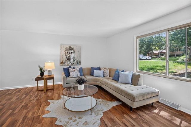 2658 Oak Crest Circle, Sun Prairie, WI 53590