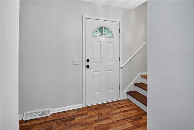 2658 Oak Crest Circle, Sun Prairie, WI 53590