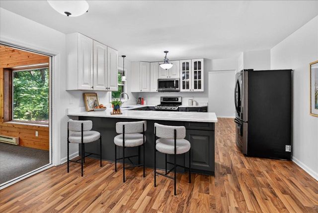 2658 Oak Crest Circle, Sun Prairie, WI 53590