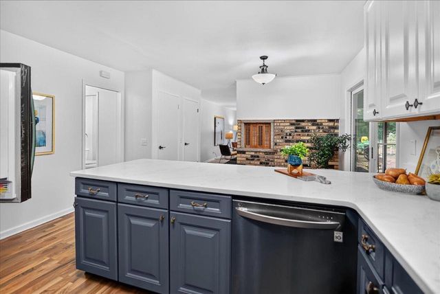 2658 Oak Crest Circle, Sun Prairie, WI 53590