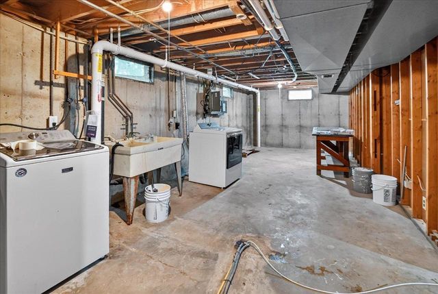2658 Oak Crest Circle, Sun Prairie, WI 53590