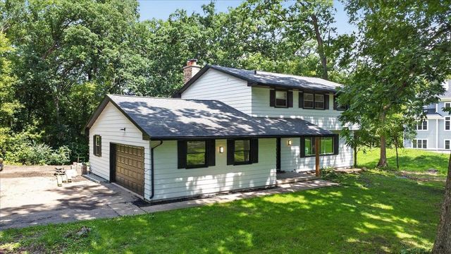 2658 Oak Crest Circle, Sun Prairie, WI 53590