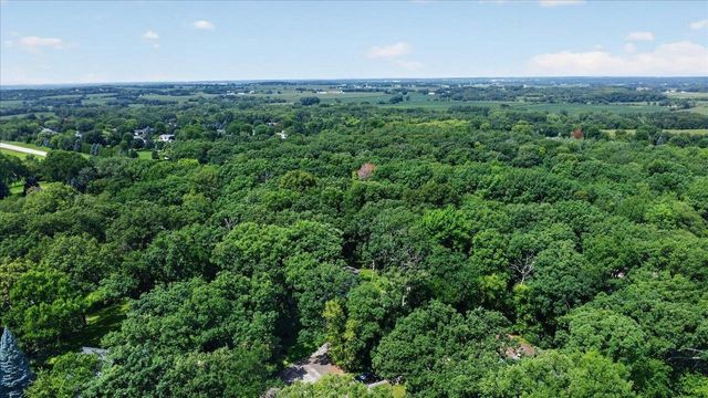 2658 Oak Crest Circle, Sun Prairie, WI 53590