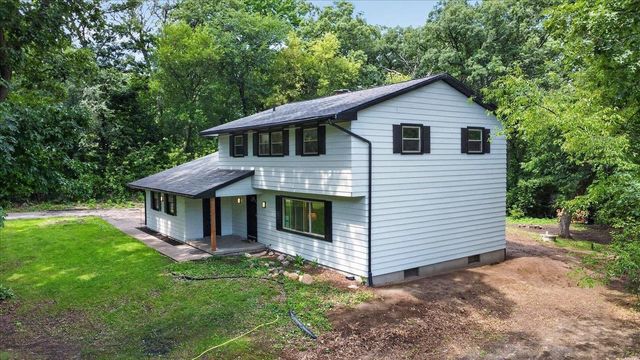 2658 Oak Crest Circle, Sun Prairie, WI 53590