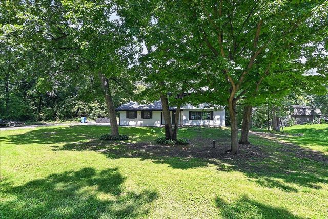 2658 Oak Crest Circle, Sun Prairie, WI 53590