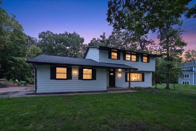 2658 Oak Crest Circle, Sun Prairie, WI 53590