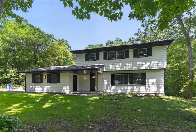 2658 Oak Crest Circle, Sun Prairie, WI 53590