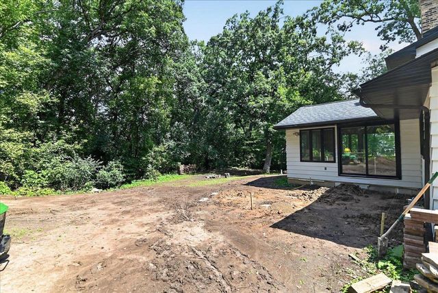2658 Oak Crest Circle, Sun Prairie, WI 53590