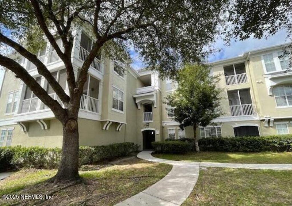 8290 GATE Parkway 183, Jacksonville, FL 32216