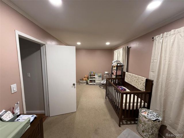 9428 Ute Pointe Drive, Clarkston, MI 48346