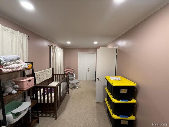 9428 Ute Pointe Drive, Clarkston, MI 48346