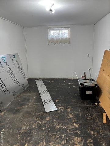 9428 Ute Pointe Drive, Clarkston, MI 48346